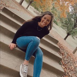 Meet your Posher, Abbie